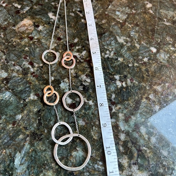 3 tone hammered metal adjustable length necklace. Silver, gold and copper tones - Picture 5 of 6